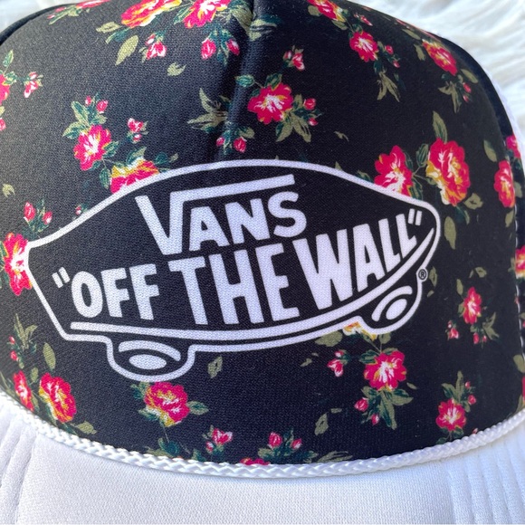 VANS Off the Walls Classic Mesh Adjustable Snap Back Trucker Hat by OTTO - Picture 2 of 9
